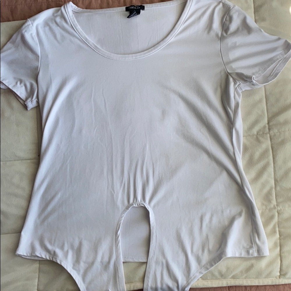 Rue 21 white tie top